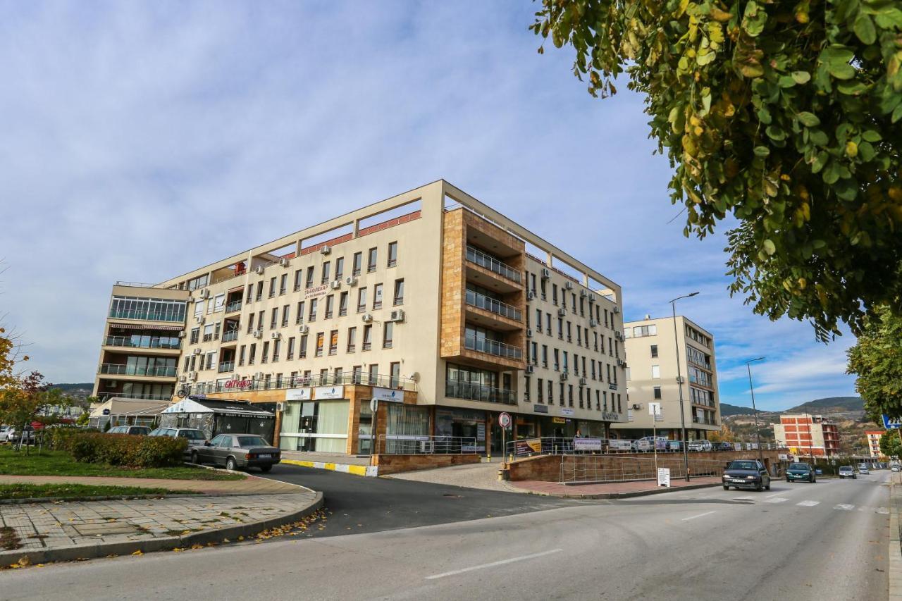 Студия И Стаи За Гости -Жк Пентагон Kŭrdzhali Buitenkant foto